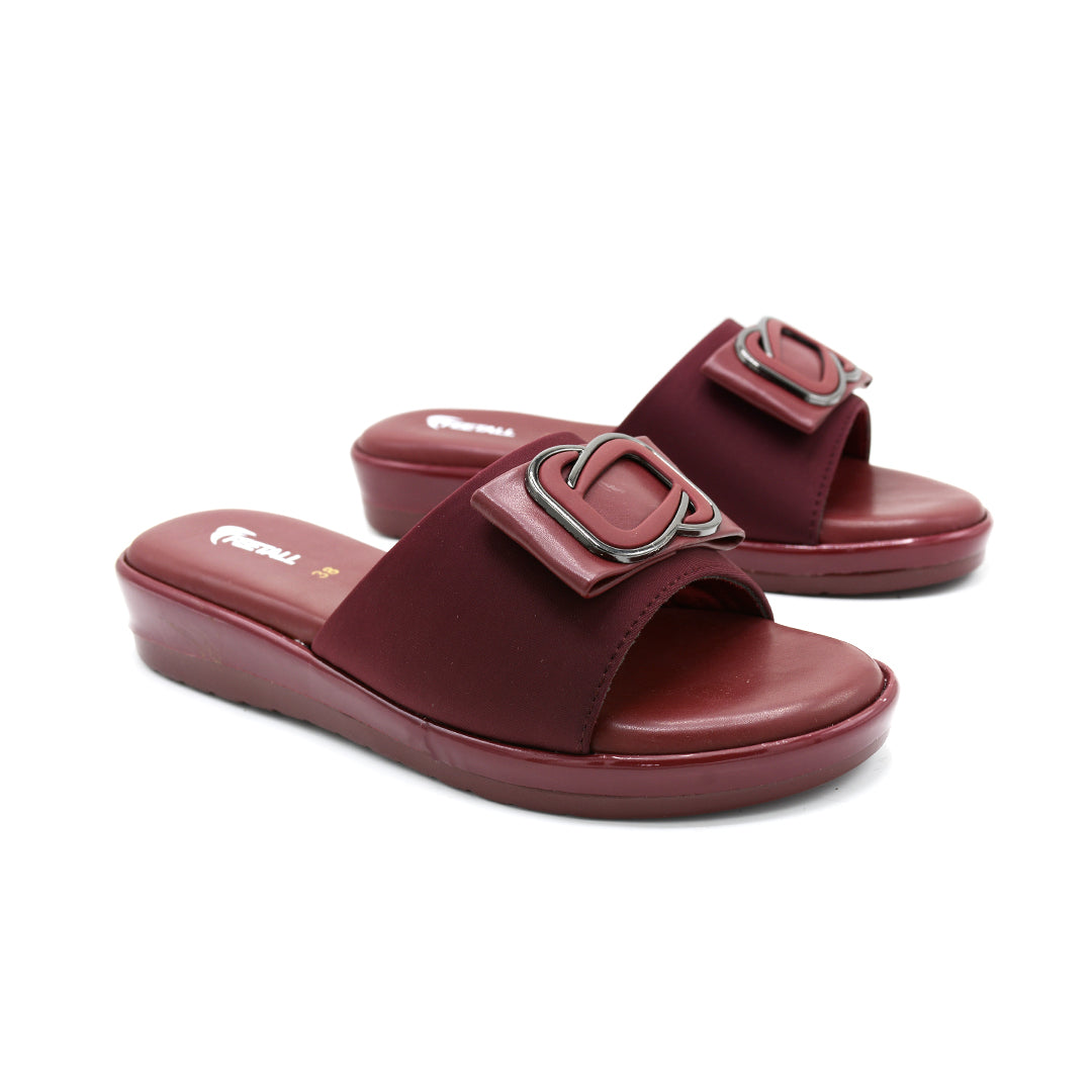 Chic Buckle Wedge Slide Sandal In Burgundy