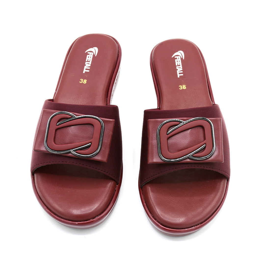 Chic Buckle Wedge Slide Sandal In Burgundy